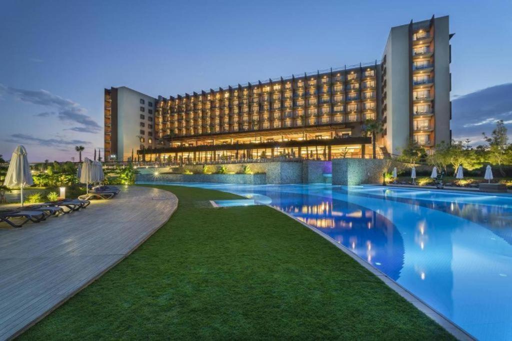 Concorde Luxury Resort & Casino & Convention & Spa 파마구스타 외부 사진