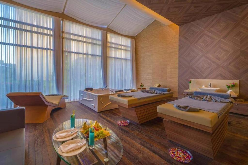 Concorde Luxury Resort & Casino & Convention & Spa 파마구스타 외부 사진